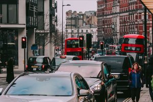 İngiltere 2030’da benzinli ve dizel araç satışını yasaklayacak