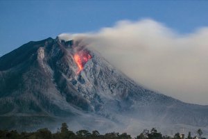 Endonezya'da Ili Lewotolok Yanardağı'nda patlama