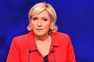 PSG ve Başakşehirli futbolcularının ırkçılığı protesto etmesi aşırı sağcı Le Pen'i endişelendirdi
