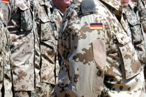 Almanya’da, ordunun içinde aşırı sağcılarla bağlantıları