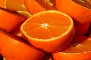 Finike portakal hasatı sürüyor