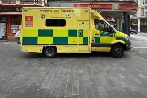 Londra'da evde yapılacak doğumlarda ambulans garantisi verilemiyor