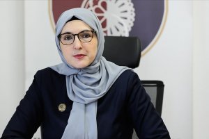 Bosna Hersek'in başörtülü ilk bakanı kadınların yönetimlerde daha fazla yer almasını istiyor