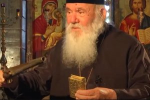 Başpiskopos İeronimos’un İslam hakkında söyledikleri bir birini tutmuyor (Video İzle)