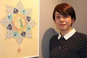 Japon müzehhip Fumiko, eserinde Hazreti Muhammed'in ismi ile gül motifini birlikte resmetti