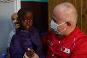 Türk Kızılay, Somali'de her gün 3 bin kişiye yemek dağıtıyor