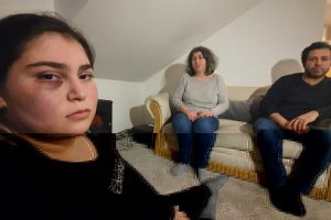 Almanya'da polis Türk kızını ve babasını hastanelik etti