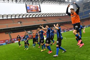 Milano derbisinde gülen taraf Inter oldu