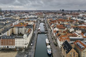 Danimarka, tedbirlerini 1 Mart’tan itibaren gevşetiyor