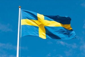 İsveç'te baltalı bir kişi Müslümanları tehdit etti