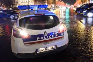 Fransız polisin scooter süren gence kaza yaptırdığı iddiası kenti karıştırdı