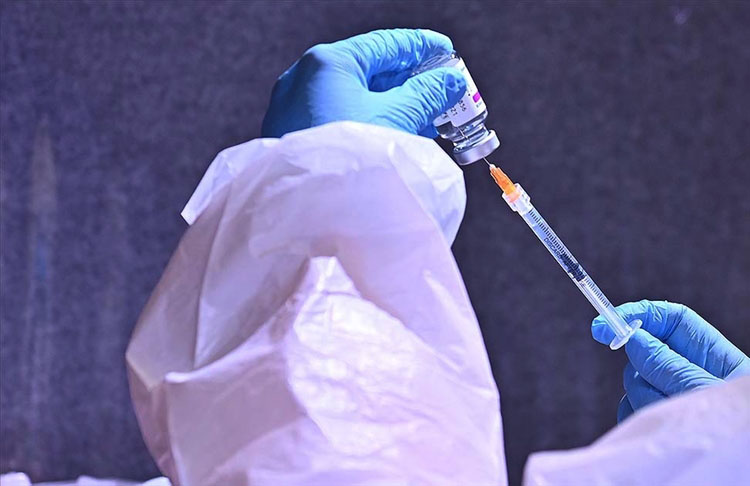 Danimarka, kanda pıhtılaşmaya yol açtığı şüphesiyle AstraZeneca aşısını askıya aldı
