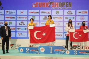 Turkish Open 2021'de genç milli tekvandoculardan 6'sı altın 22 madalya