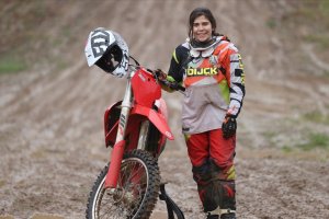 Genç sporcu Irmak, Dünya Kadınlar Motokros Şampiyonası'nda mücadele edecek