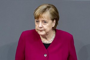   Almanya Başbakanı Merkel yoğun bakımdaki doktorların 'yardım' çağrılarının duyulmasını istedi