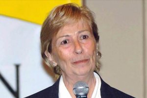 Yazar Emine Işınsu Öksüz vefat etti