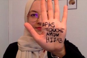 Fransa'da Müslüman kadınlar 'Başörtüme dokunma' 
