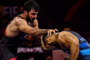 Milli güreşçi Fatih Cengiz, Tokyo Olimpiyatları Dünya Elemeleri'nde yarı finale yükseldi
