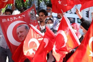 Cumhurbaşkanı Erdoğan Belçika'da sevgi gösterileriyle karşılandı