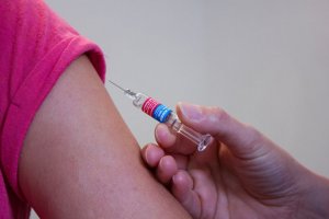 Yunanistan'da sağlık çalışanlarına Virüs aşısı olma zorunluluğu getiriliyor