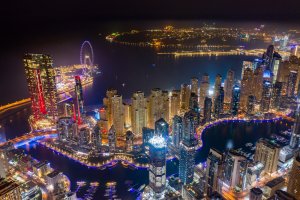 Duba’de 1750 kişilik dünyanın en büyük dönme dolabı