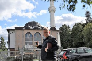 Danimarkalı İslam karşıtı siyasetçi Paludan'dan İsveç'te Türk camisi önünde provokasyon