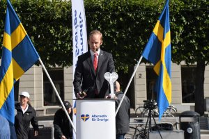 İsveç'te aşırı sağcı parti, göçmen karşıtı miting düzenledi