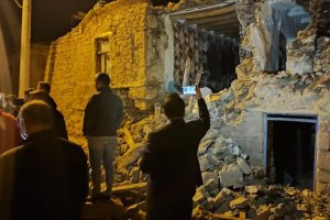 Konya'da depremden korkanlar açık alanlarda bekliyor