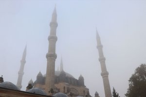 Edirne'de Selimiye Camisi sis ile kaplandı