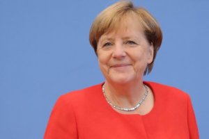 Merkel, Almanya'nın göçmen krizinde Polonya ile tam dayanışma içindeyiz