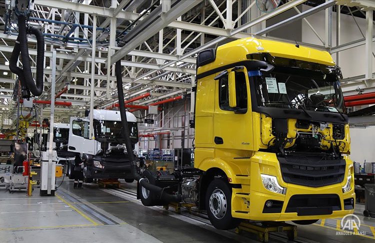Türkiye'de üretilen kamyon ve tır’lar Aksaray'da banttan iniyor