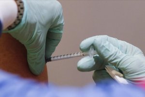 Almanya'daki sağlık bakanları eyaletlerdeki eczanelerde de aşı yapılmasını istedi
