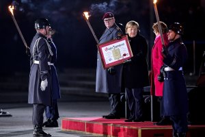 Başbakan Merkel için askeri veda töreni düzenlendi