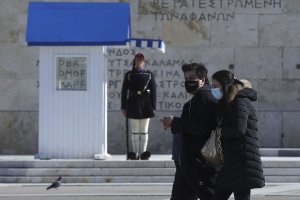 Yunanistan Virüs salgınıyla mücadele kısıtlamalarını arttırdı