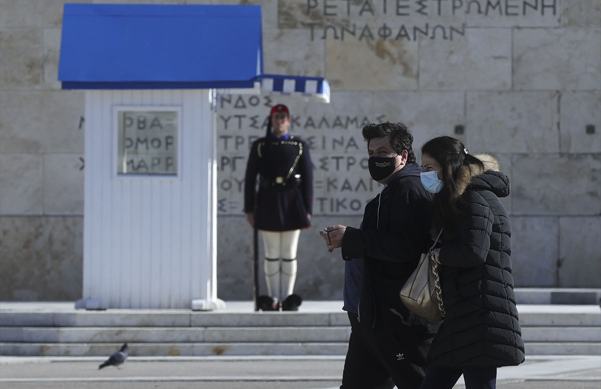 Yunanistan Virüs salgınıyla mücadele kısıtlamalarını arttırdı