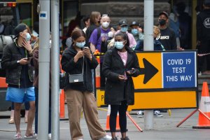 Avustralya vakaların artmasıyla Virüs kısıtlamaları geri geldi