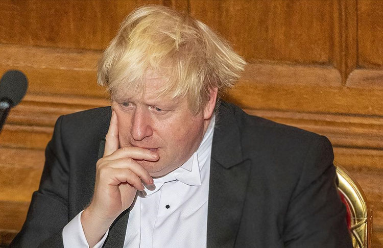İngiltere'de Başbakan Johnson'un muhalefet istifasını istiyor