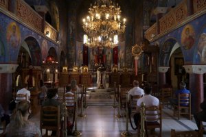 Yunanistan'da papazın yaptığına bak 