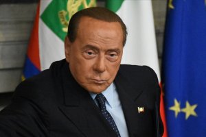 86 yaşındaki Berlusconi, İtalya Cumhurbaşkanlığı adaylığından çekildi