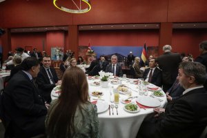 Berlin Büyükelçisi Şen, Almanya'daki Türk toplumu temsilcilerine iftar verdi