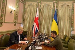 İngiltere Başbakanı Johnson, Kiev'de Zelenskiy ile bir araya geldi