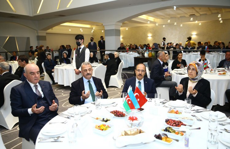 YTB Başkan Yardımcısı Yusuf Azerbaycanlı ve Türk iş insanları iftar programına katıldı