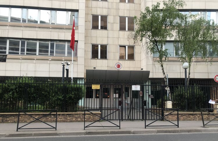 Fransa’da PKK terör örgütü Türkiye'nin Paris Başkonsolosluğuna saldırdı