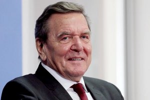 Almanya’nın eski Başbakanı Schröder’den Türkiye’ye övgü