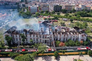 İstanbul'da Balıklı RumHastanesi'ndeki yangın kontrol altına alındı