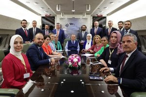 Cumhurbaşkanı Erdoğan, Soçi dönüşü uçakta gazetecilerin sorularını yanıtladı 
