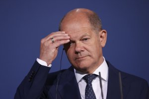 “Cum-ex” vergi skandalı Başbakan Scholz’un peşini bırakmıyor