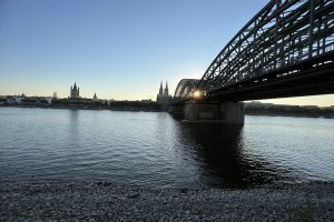 Almanya'nın önemli ticaret yollarından Ren Nehri’ni aşırı sıcaklar kurutuyor