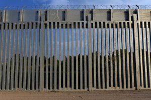 Yunanistan Başbakanı Miçotakis Türkiye-Yunanistan sınırındaki çelik çitin uzatılması onayladı 