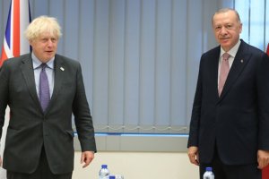 Başbakanı Johnson Türkiye'nin vazgeçilmez küresel liderliğinden ötürü Erdoğan'ı tebrik etti